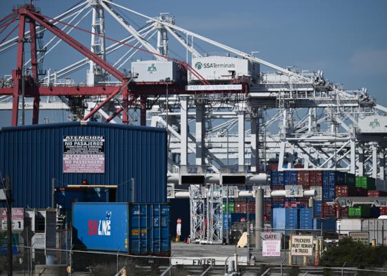 Bild: Trotz Trumps Zöllen: US-Handelsdefizit 2025 kaum gesunken