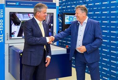 Bild: Dr. Bohrer bei 30 Jahre PanPac in Hawaii