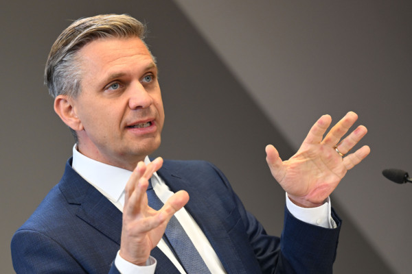 Bild: Technologieverbreitung schneller als Mitarbeiterkompetenz