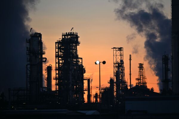 Bild: Ölpreise steigen, Freigabe von IEA-Ölreserven verpufft