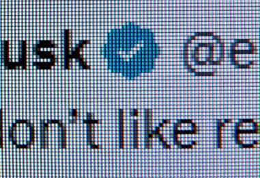 Bild: X lenkt nach EU-Strafe beim blauen Haken ein