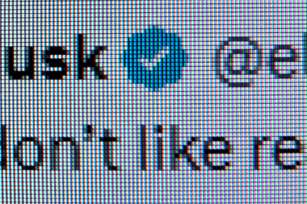 Bild: X lenkt nach EU-Strafe beim blauen Haken ein