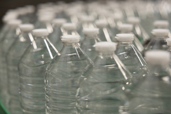 Bild: Mineralwasser-Absatz ging 2025 zurück