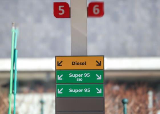 Bild: Zapfsäulen-Streit: Deutsche Regierung geht auf Konzerne los