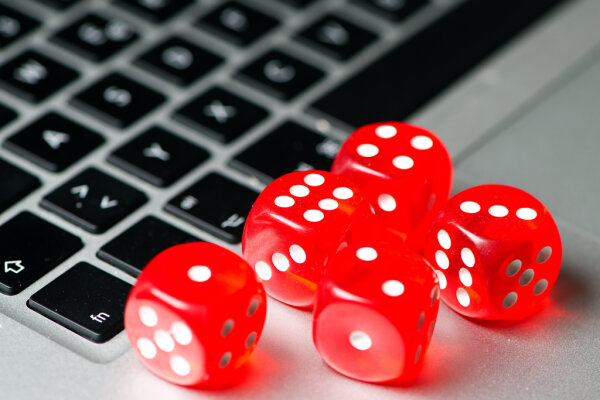 Bild: Online-Glücksspielanbieter pokern um Lizenzen