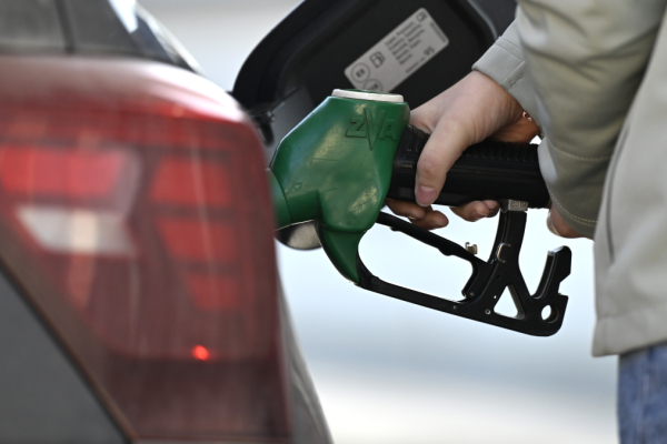 Bild: Spritpreise übers Wochenende leicht gesunken