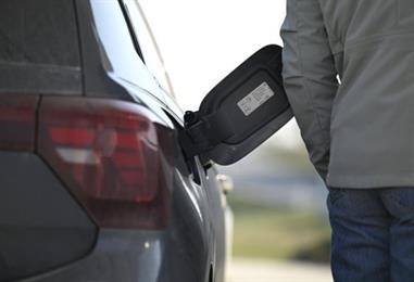 Bild: Diesel in Österreich am Mittwoch teurer, Benzin billiger