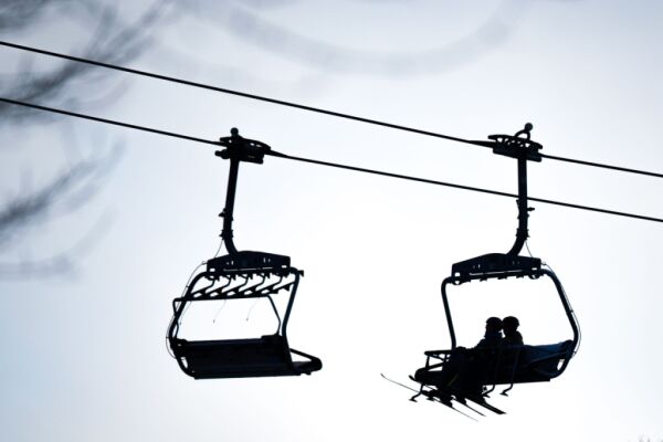 Bild: Skigebiete in NÖ freuen sich über späten Wintereinbruch