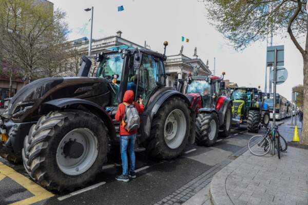 Bild: Spritpreis-Proteste in Irland - Treibstoff wird knapp