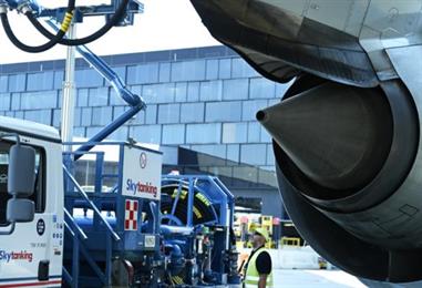 Bild: EU plant Maßnahmen gegen drohenden Kerosinmangel