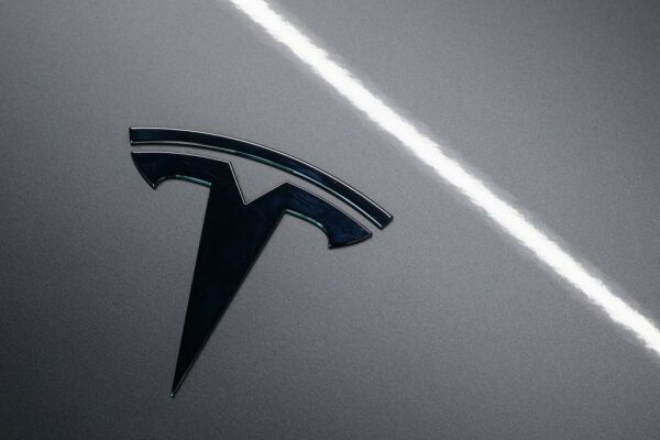 Bild: Tesla mit mehr Umsatz und Gewinn