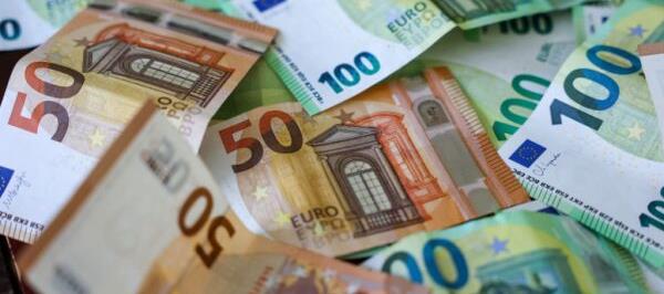 Bild: Österreicher hängen weiter an ihrem Bargeld