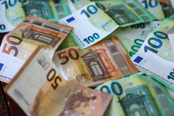 Bild: Österreicher hängen weiter an ihrem Bargeld