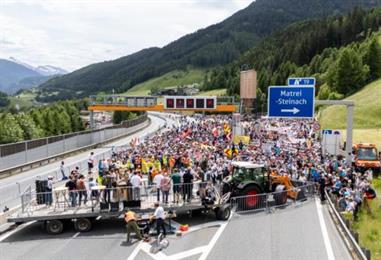 Bild: Transit: Einigkeit bei Tirol und Südtirol, für Mauterhöhung
