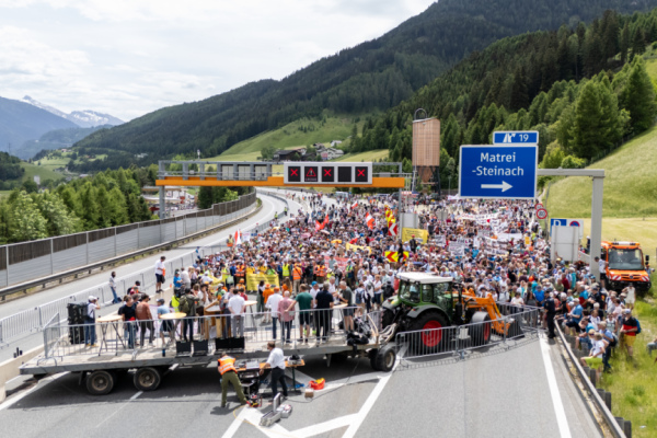 Bild: Transit: Einigkeit bei Tirol und Südtirol, für Mauterhöhung