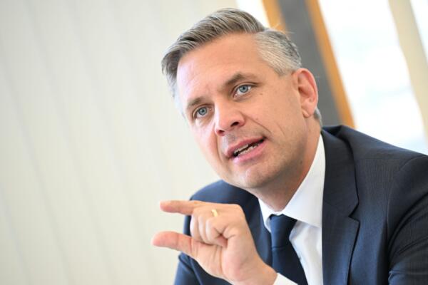 Bild: Hattmannsdorfer will mehr Unternehmer mit Rot-Weiß-Rot-Karte