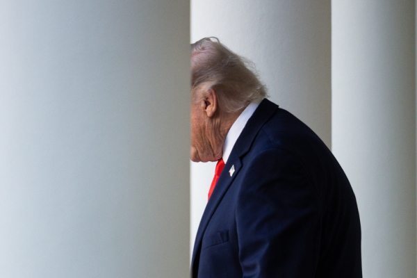 Bild: Wegen Digitalsteuer: Trump droht Europäern mit Zöllen