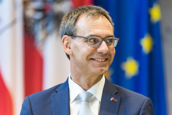 Bild: Land Vorarlberg plant mehr Sonn- und Feiertagsöffnung