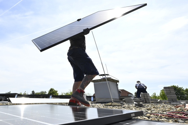 Bild: PV-Anlagen bei Hitze nur geringfügig weniger effizient