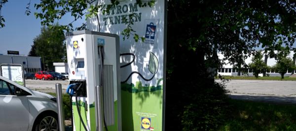 Bild: E-Autos fahren bei 30 Grad am effizientesten