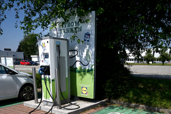 Bild: E-Autos fahren bei 30 Grad am effizientesten