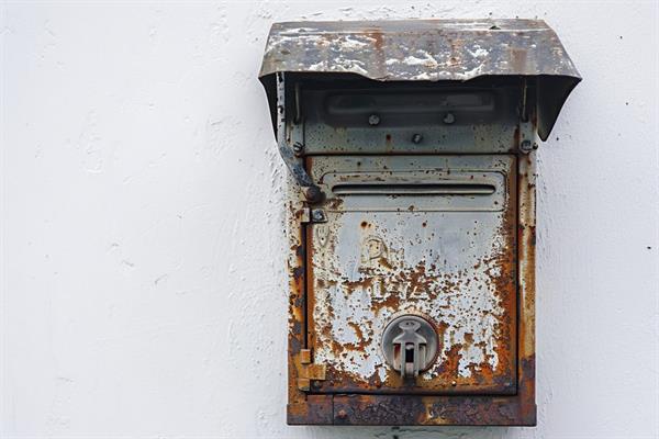 Bild: Tote Briefkästen im Netz
