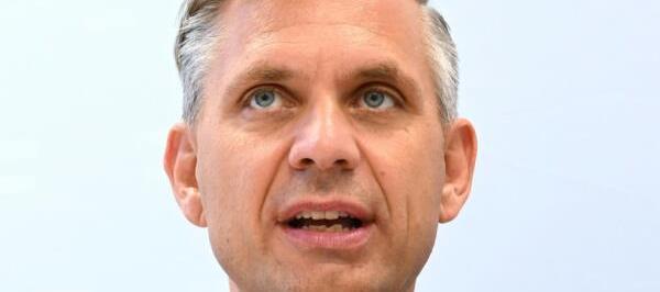 Bild: Wirtschaftsminister: Versorgung mit Gas und Sprit stabil