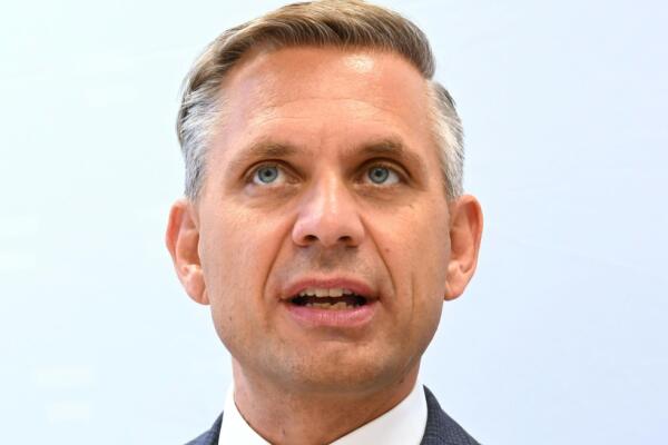 Bild: Wirtschaftsminister: Versorgung mit Gas und Sprit stabil