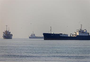 Bild: Schiffsverkehr in Straße von Hormuz vor Stillstand