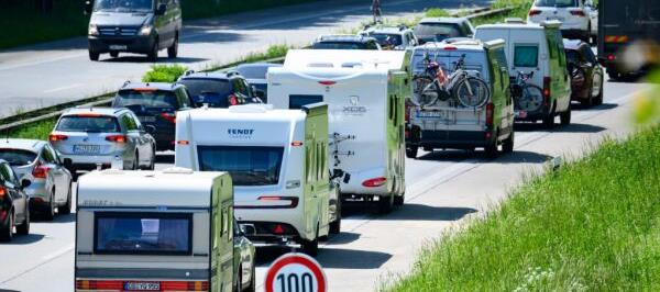 Bild: Benzin und Diesel sind zu Wochenbeginn wieder teurer