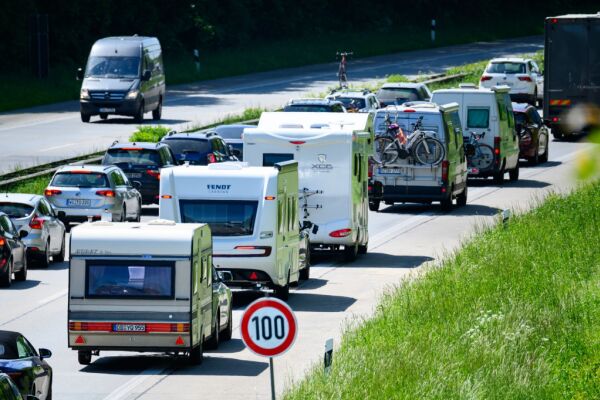 Bild: Benzin und Diesel sind zu Wochenbeginn wieder teurer