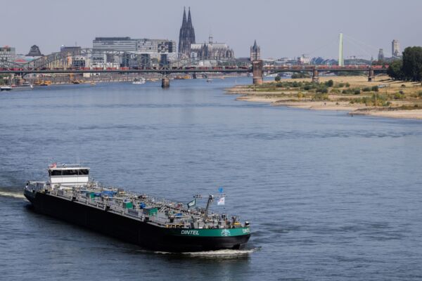 Bild: Niedrige Pegelstände beeinträchtigen deutsche Schifffahrt