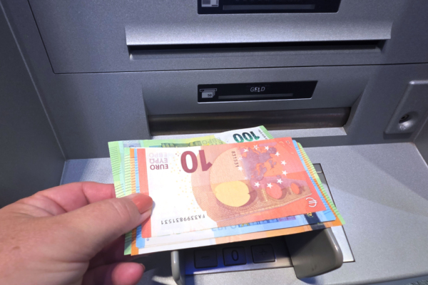 Bild: Abhebelimit bei hunderten Bankomaten auf 200 Euro gesenkt