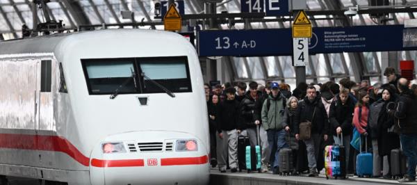 Bild: Deutsche Bahn - Minister will Boni an Pünktlichkeit koppeln