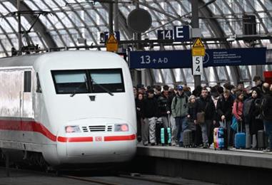 Bild: Deutsche Bahn - Minister will Boni an Pünktlichkeit koppeln