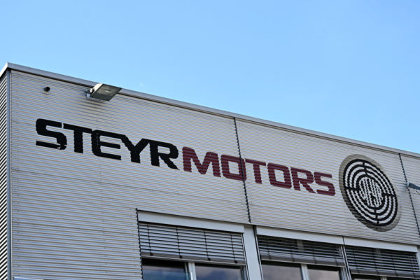 Bild: Spezialmotorenbauer Steyr Motors rutscht in die Verlustzone
