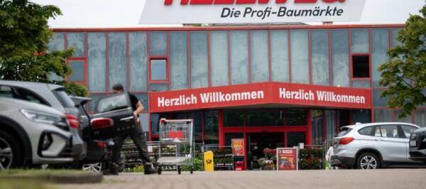 Bild: Sortiment der steirischen Hellweg Baumärkte wird versteigert