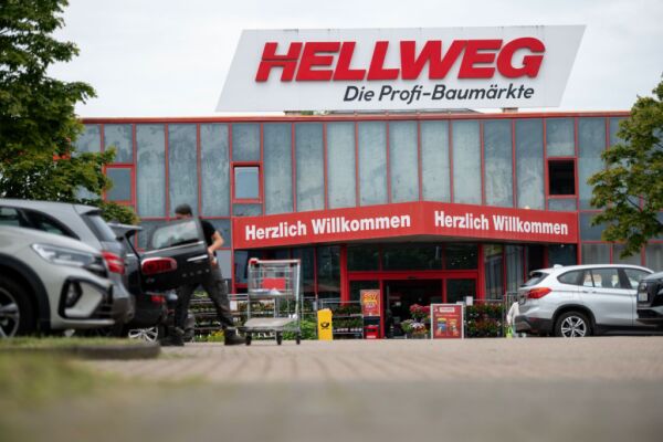 Bild: Sortiment der steirischen Hellweg Baumärkte wird versteigert