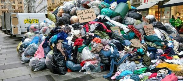 Bild: Frankreich erhebt Strafen auf Wegwerfmode