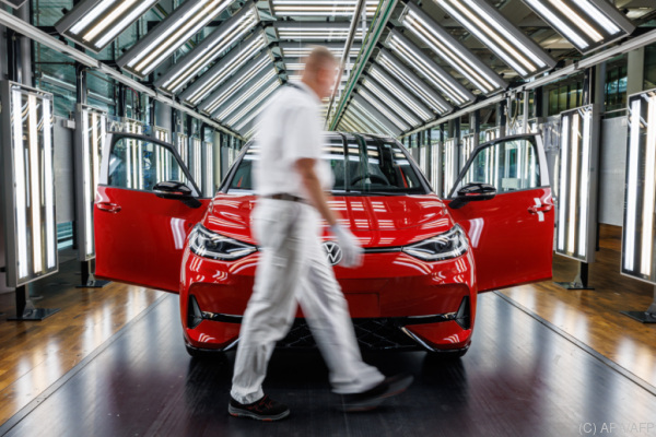 Bild: VW streicht von 50.000 Jobs Hälfte in Deutschland