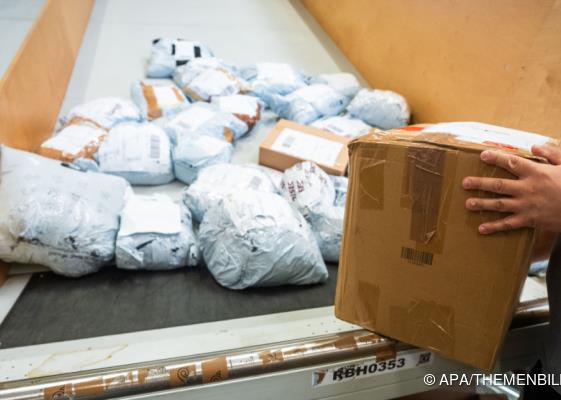 Bild: Paketsteuer ab 1. Oktober - Händler erwarten Umsatzminus