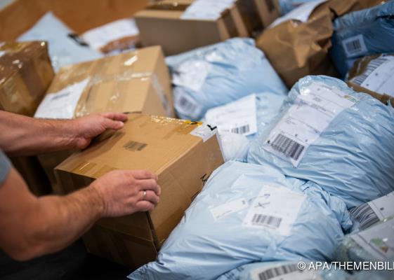 Bild: Paketsteuer wird fällig - Online-Bestellungen werden teurer