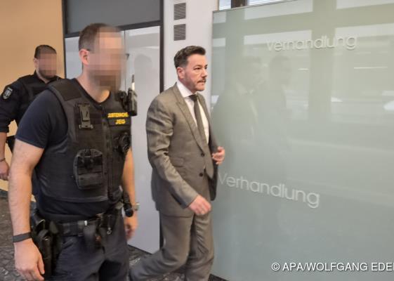 Bild: Benko bekommt Fußfessel, WKStA legt Beschwerde ein