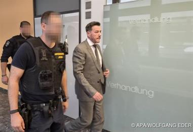 Bild: Benko bekommt Fußfessel, WKStA legt Beschwerde ein