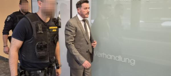 Bild: Benko vom Gefängnis in den Hausarrest gewechselt