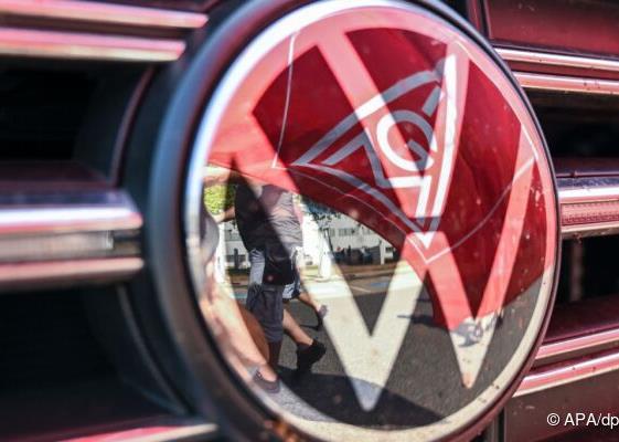 Bild: VW und IG Metall verhandeln - 12.000 Stellen sollen weg